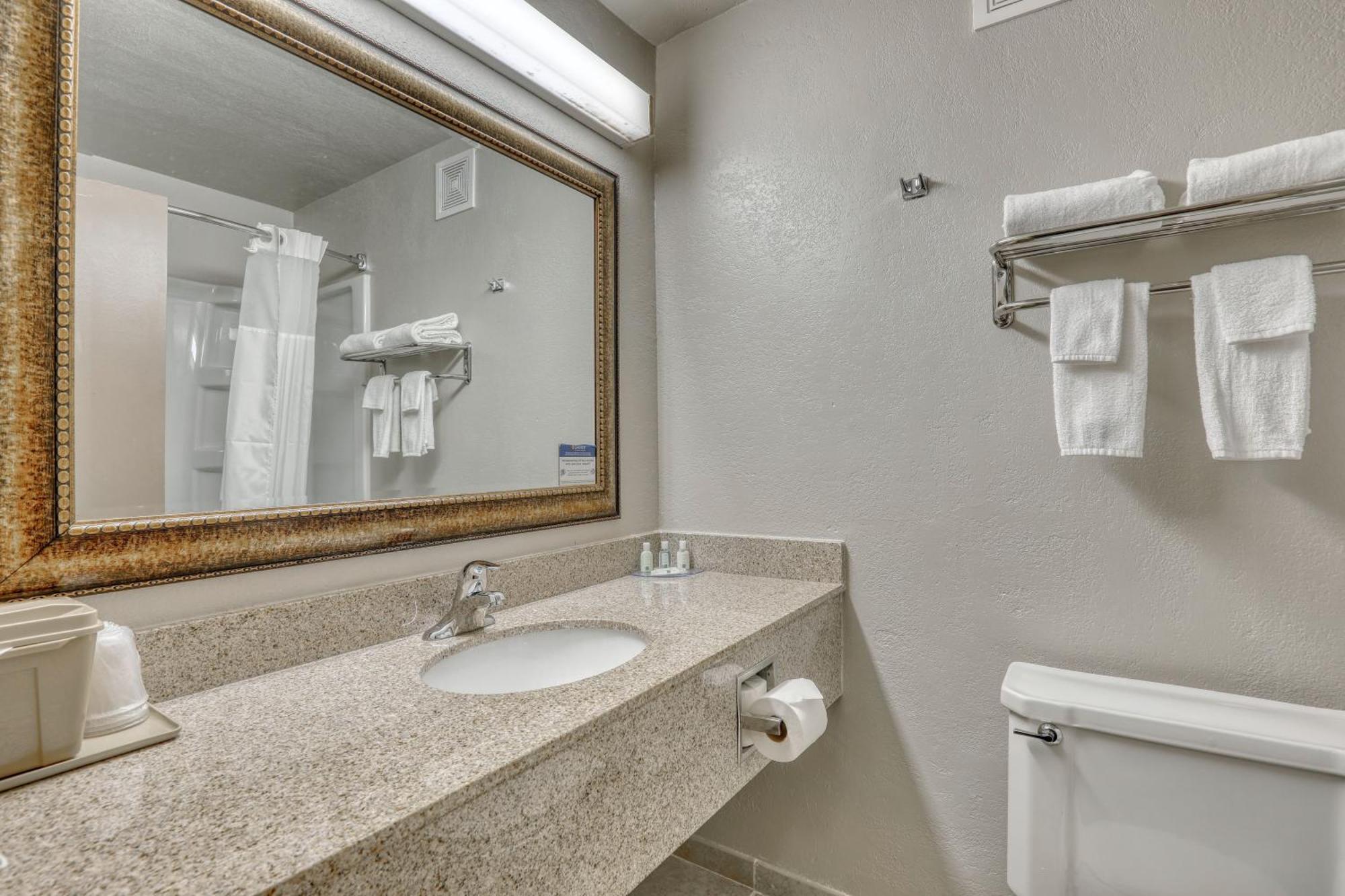 Quality Inn & Suites Downtown Green Bay Ngoại thất bức ảnh