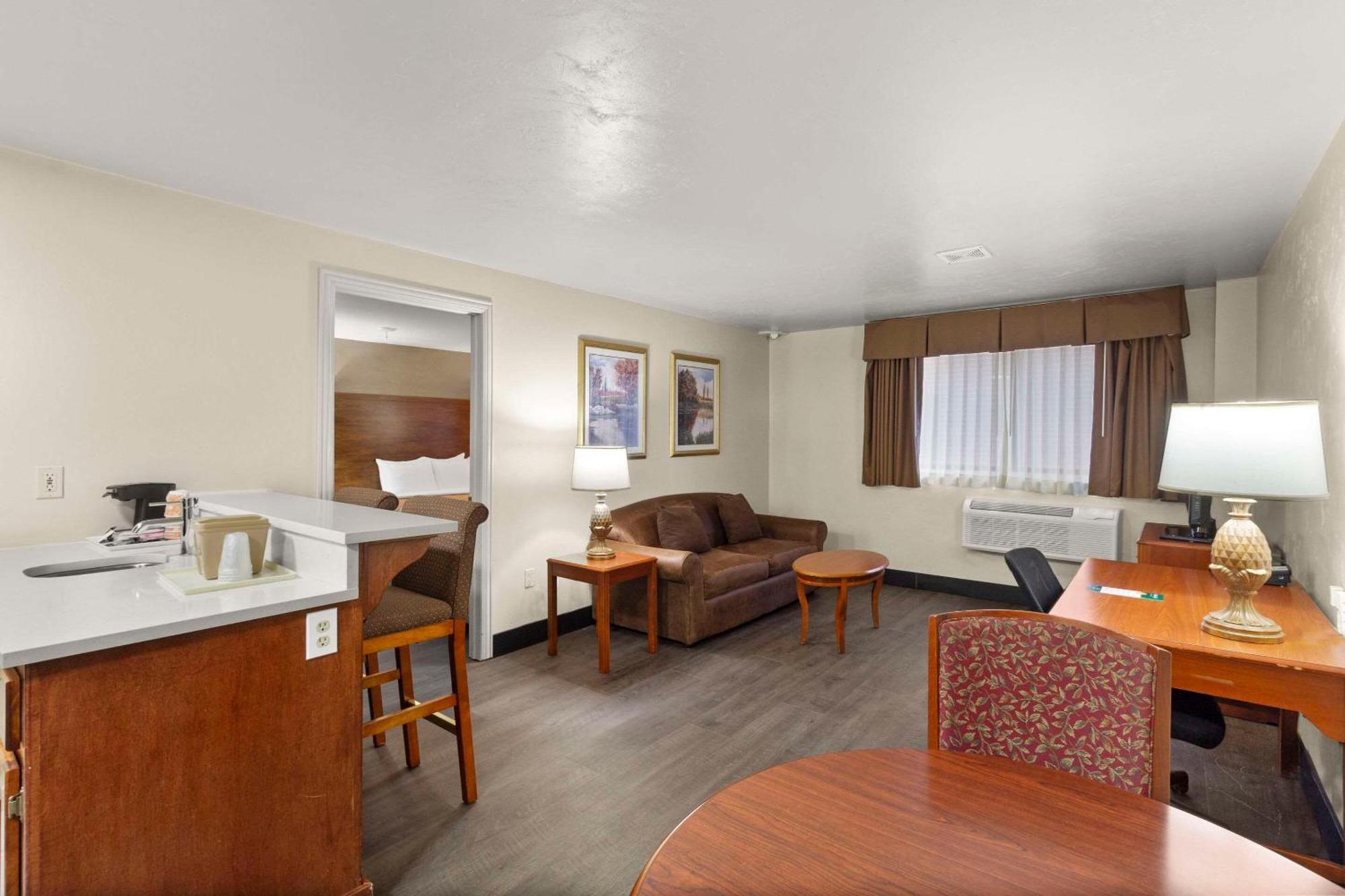 Quality Inn & Suites Downtown Green Bay Ngoại thất bức ảnh