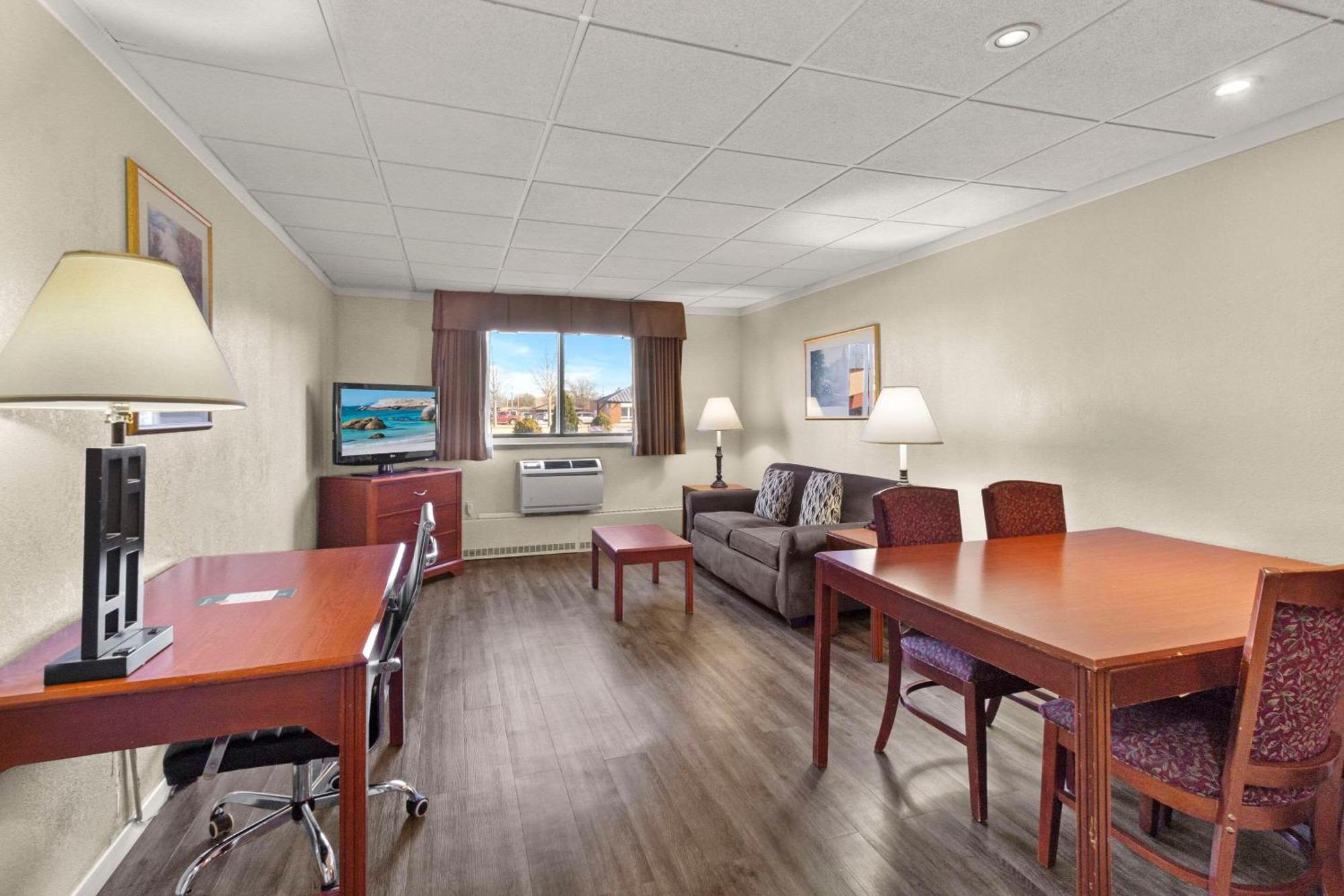 Quality Inn & Suites Downtown Green Bay Ngoại thất bức ảnh