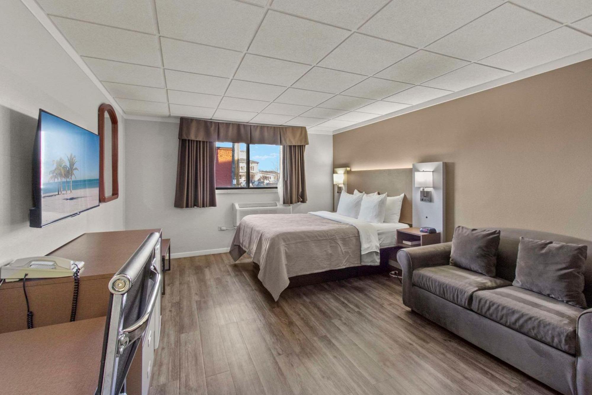 Quality Inn & Suites Downtown Green Bay Ngoại thất bức ảnh