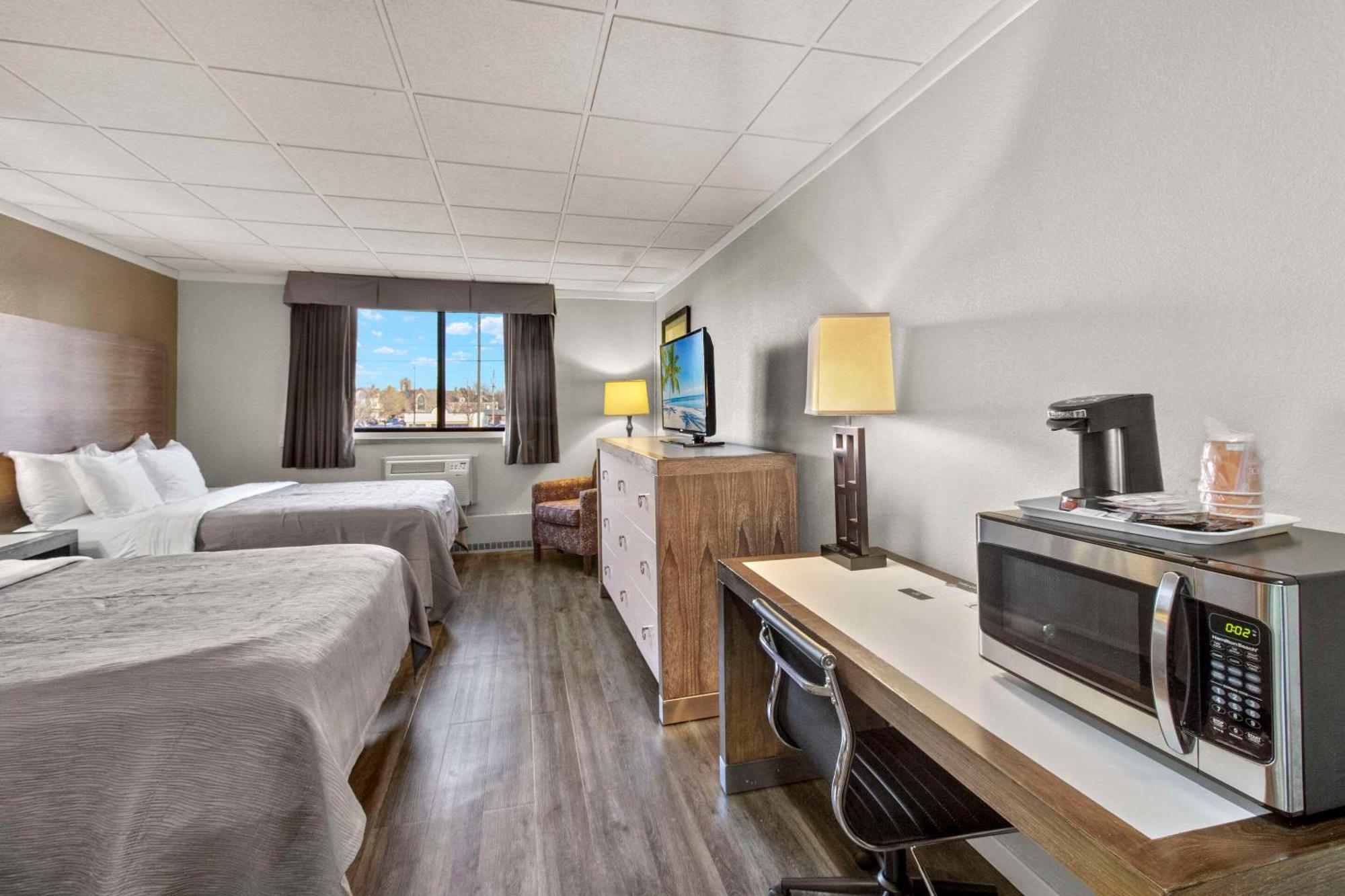 Quality Inn & Suites Downtown Green Bay Ngoại thất bức ảnh